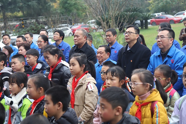 成都PG电子集团行政党支部与成都磨子桥小学党支部开展科普育苗系列活动